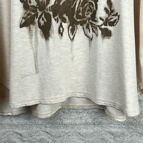Cabi Airbrush Floral Rose Top Large Oversized Very Soft Stretchy Long Sleeve - Picture 6 of 15